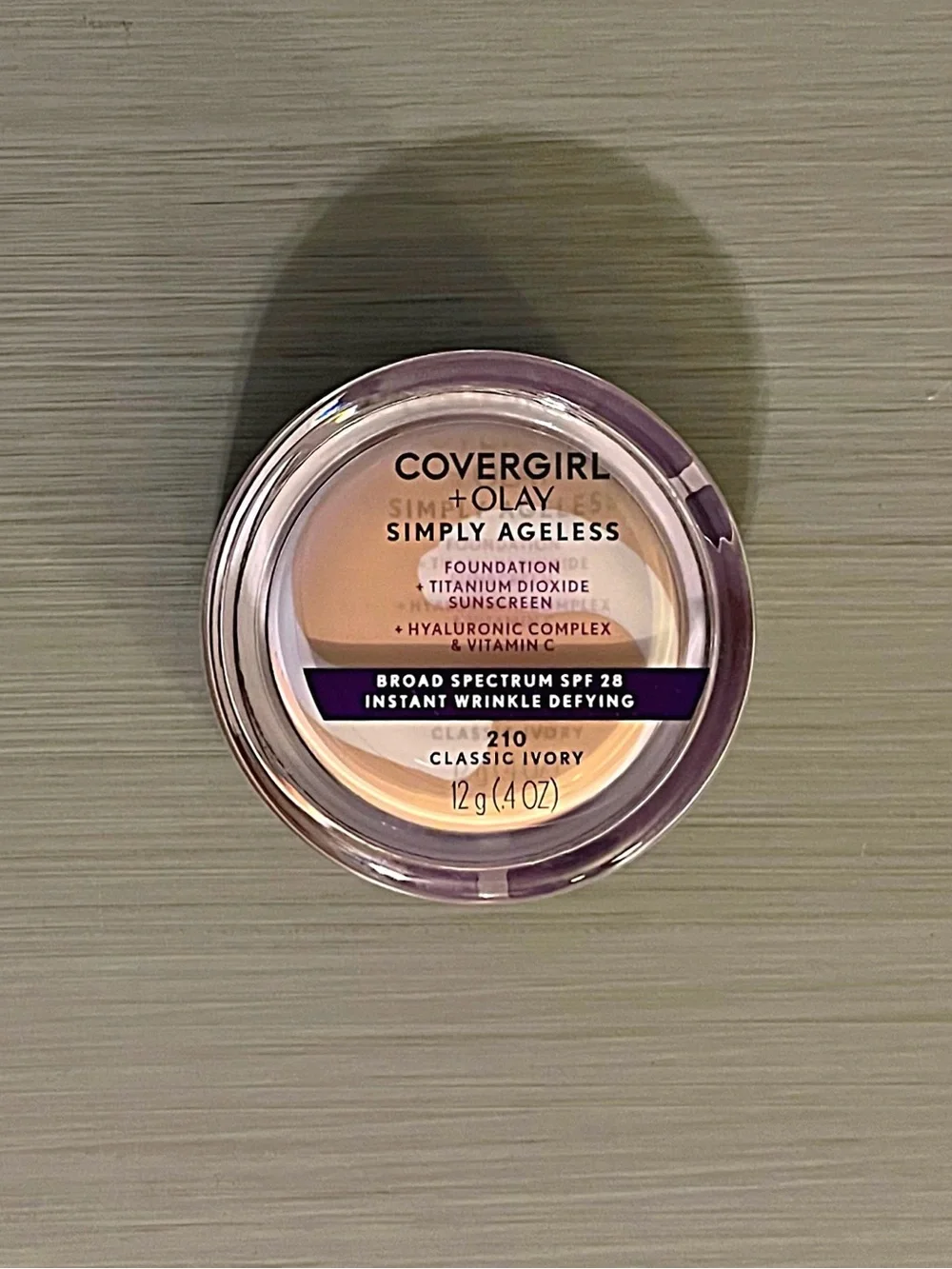 COVERGIRL Olay Simply Ageless Wrinkle Defying Foundation 210 Classic Ivory SPF